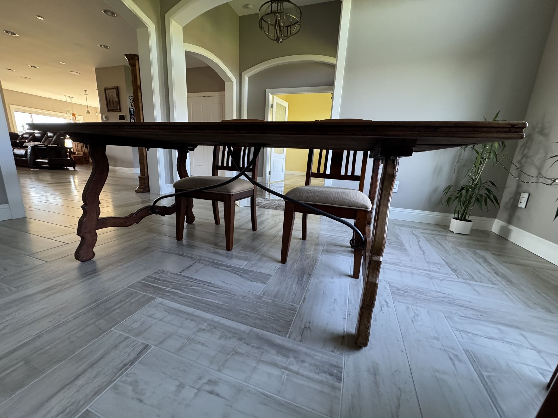 Dining set with four chairs
