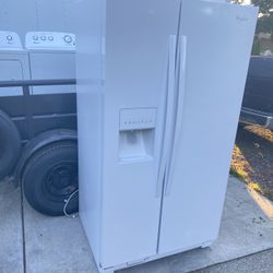Whirlpool refrigerator side-by-side