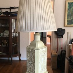 Vintage southeast asian style ceramic table lamp