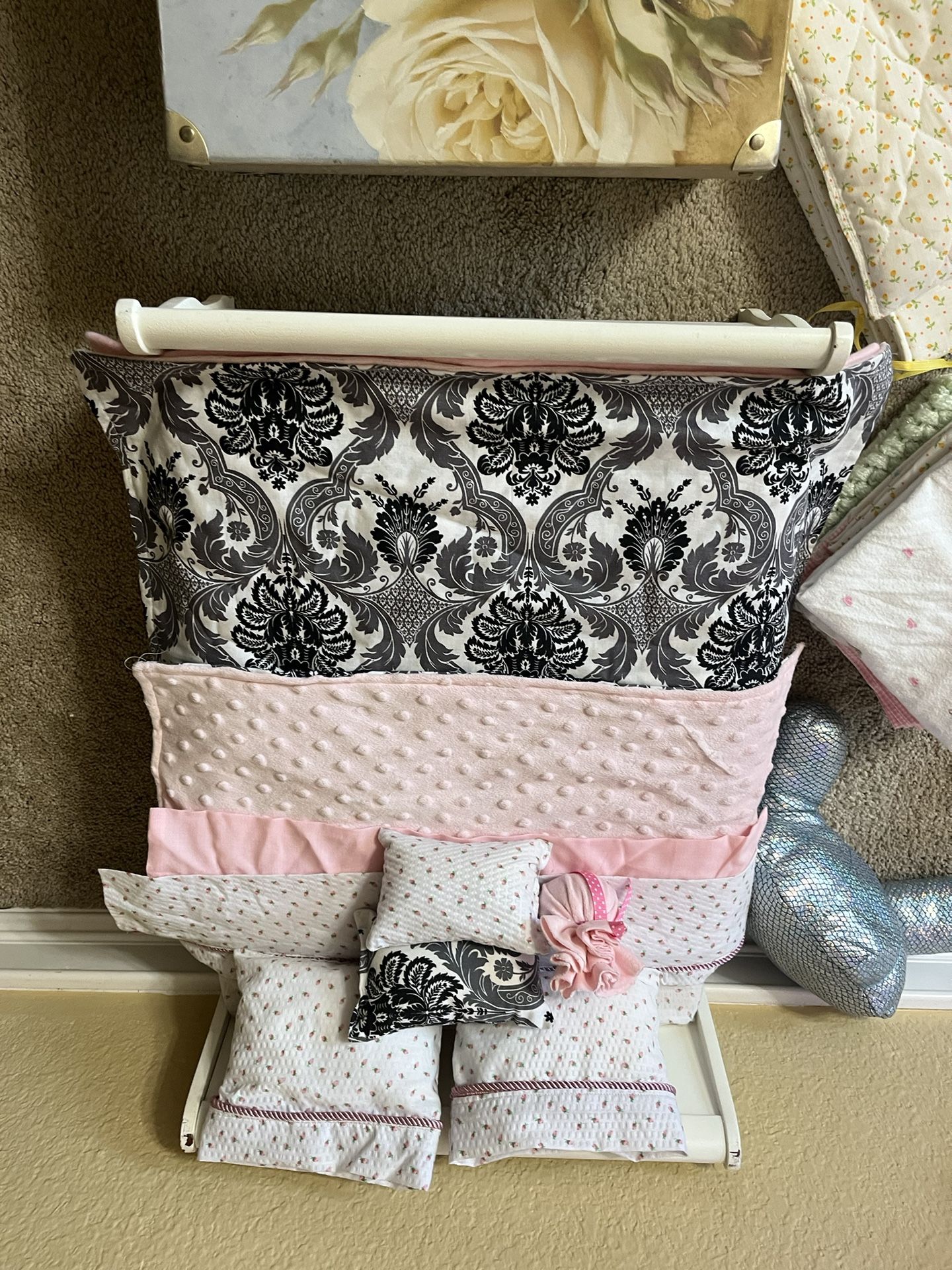 18 Inch Doll Clothes, Shoes, Bed, Accessories. Smoke Free Home      Wow What A Find Just Before Christmas