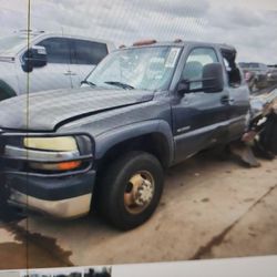 FOR PARTS A 2002 CHEVY SILVERADO 3500 DULLY 6.0 ENGINE NV4500 5SPD TRANSMISSION 