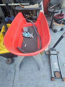 Portable pet bath tub.
