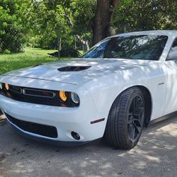 2018  DODGE  CHALLENGER  RT2018 Dodge Challenger RT PLUS
5700cc V8
Automatic 
!!!!JUST ARRIVED 🔥🔥🔥🔥🔥🔥