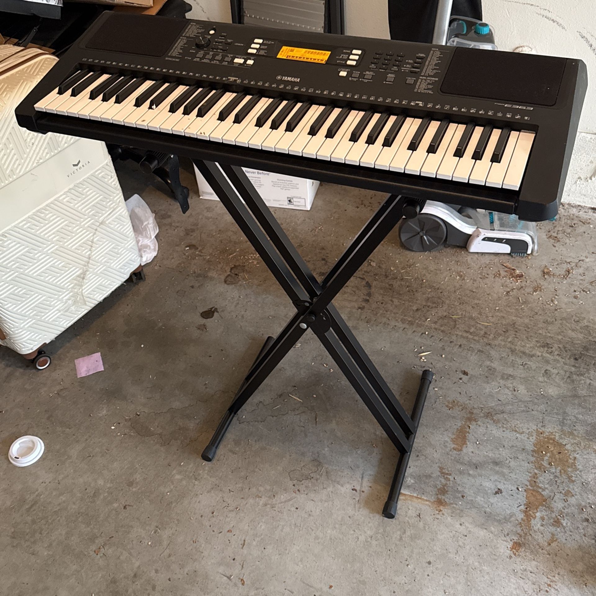 Yamaha Keyboard PSR-E363 With Stand