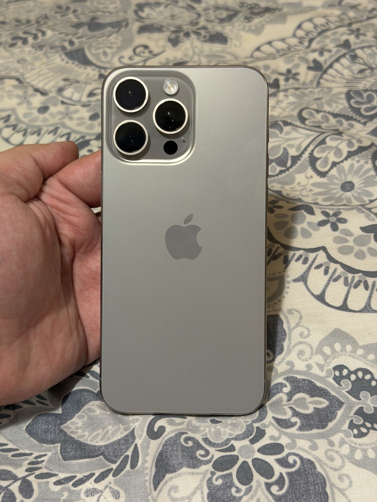 iPhone 15 Pro Max 256 GB Natural Titanium Unlocked