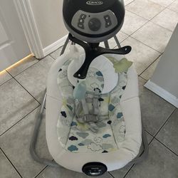 Graco Baby Swing With Mobile