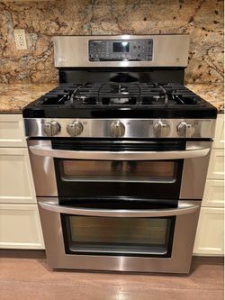 LG Gas Range/Oven and Microwave Hood