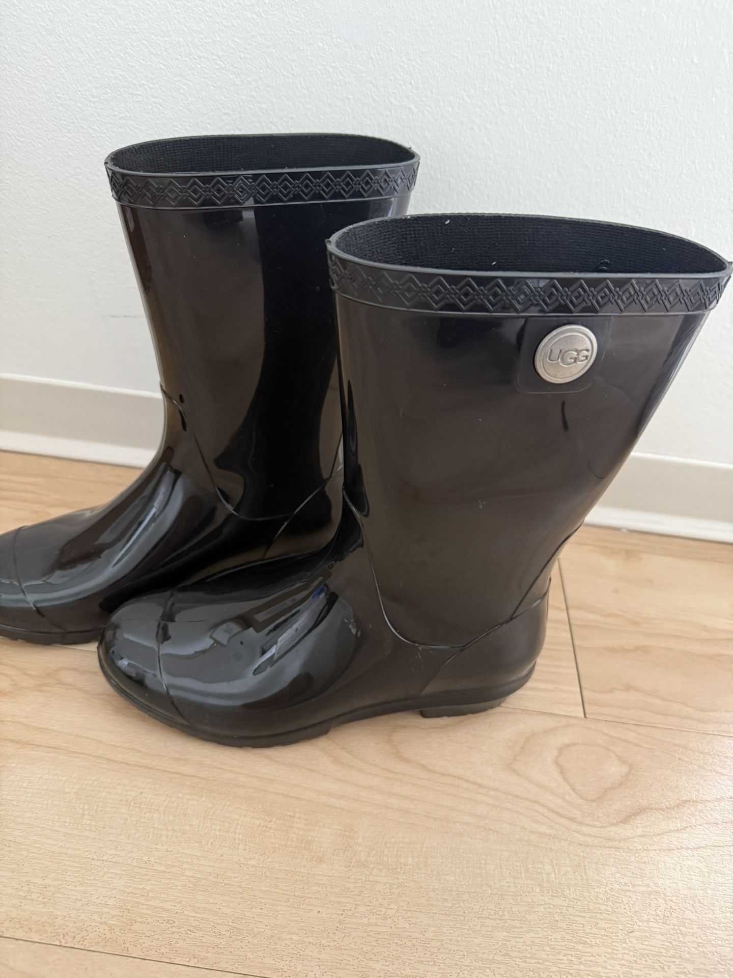 Ugg Siena Rain Boot Size 6
