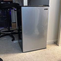 Magic Chef Mini Fridge 