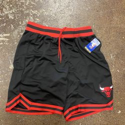 Chicago Bulls Shorts XL New With Tags