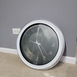 citizen 20" wall clock. (MUST SELL TODAY)