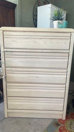 Gorgeous tall chest solid wood all drawers work great