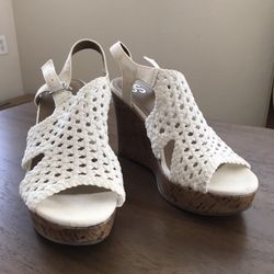 Woman’s Wedge Heel Shoes 