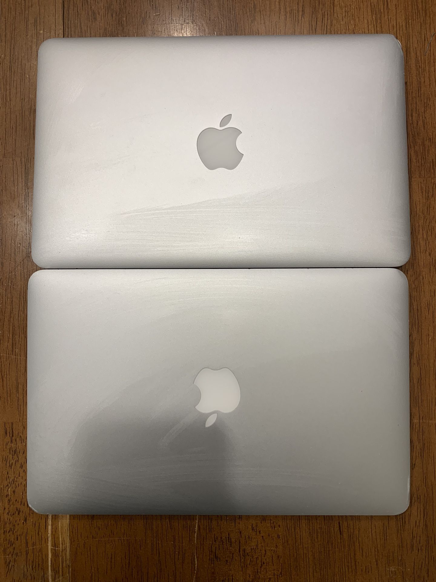 Apple MacBook Air 2015 11” macOS Monterey!