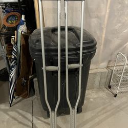 Free Crutches