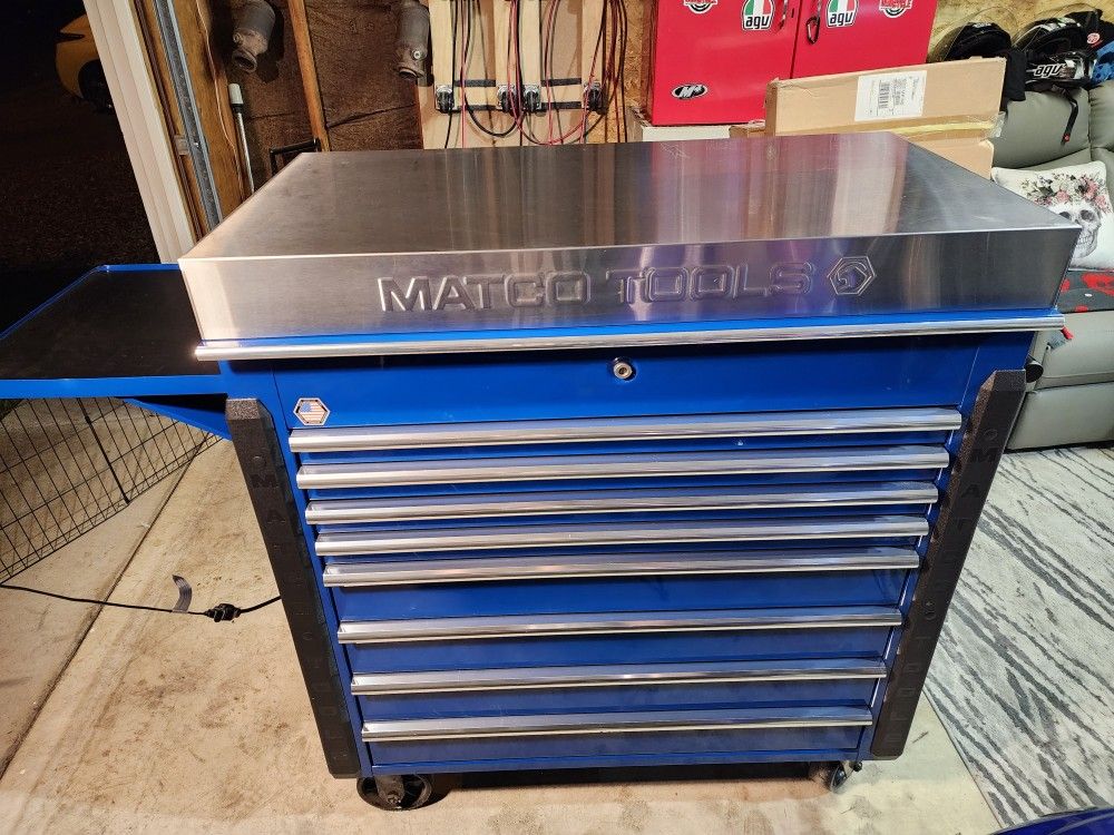 MATCO 8 DRAWER CART WITH STAINLESS STEEL TOP AND FOLDING SIDE SHELF.