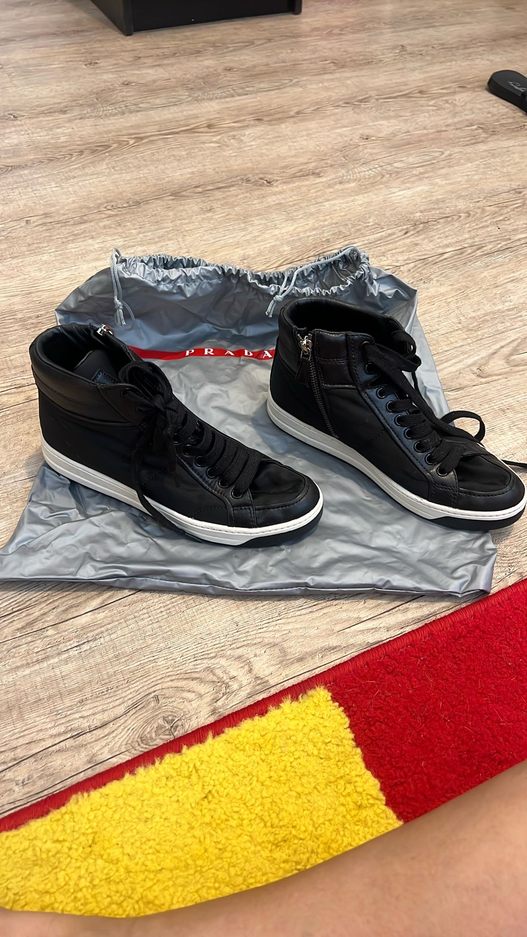 Prada High Top Sneakers (zapatillas altas Prada)