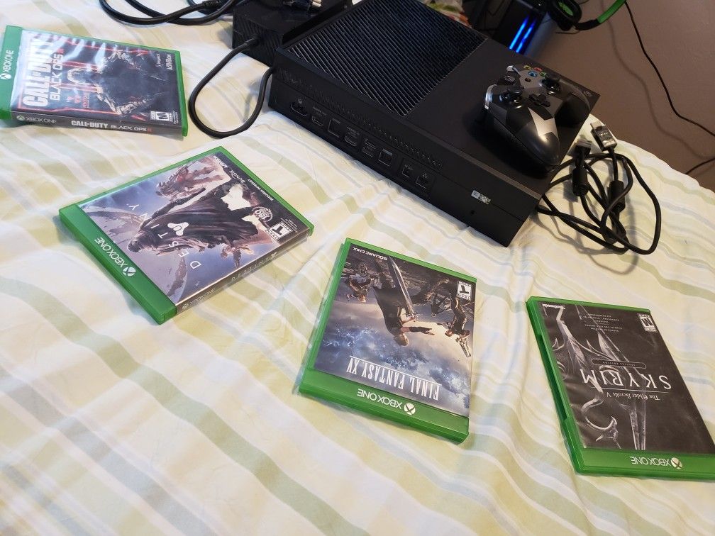 Xbox one +4 games and 1 controller