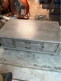 Modern Farmhouse Lift-Top Coffee Table with Hidden Storage