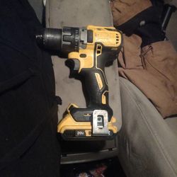 DeWalt 1/2 Driver Drill With Battery And Charger