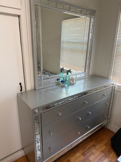 Bed vanity with drawers