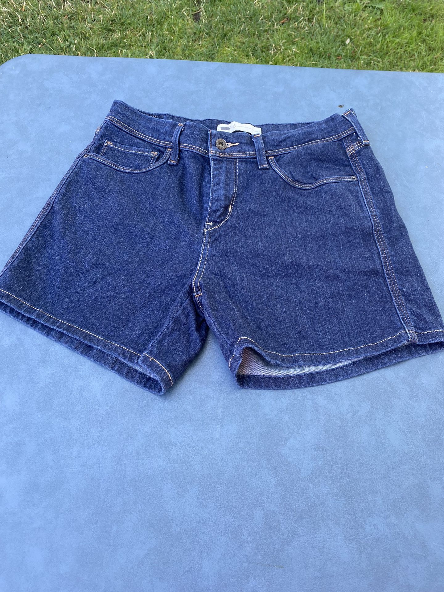 Women’s Shorts Levi’s size 8