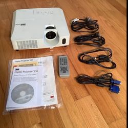 PROJECTOR 