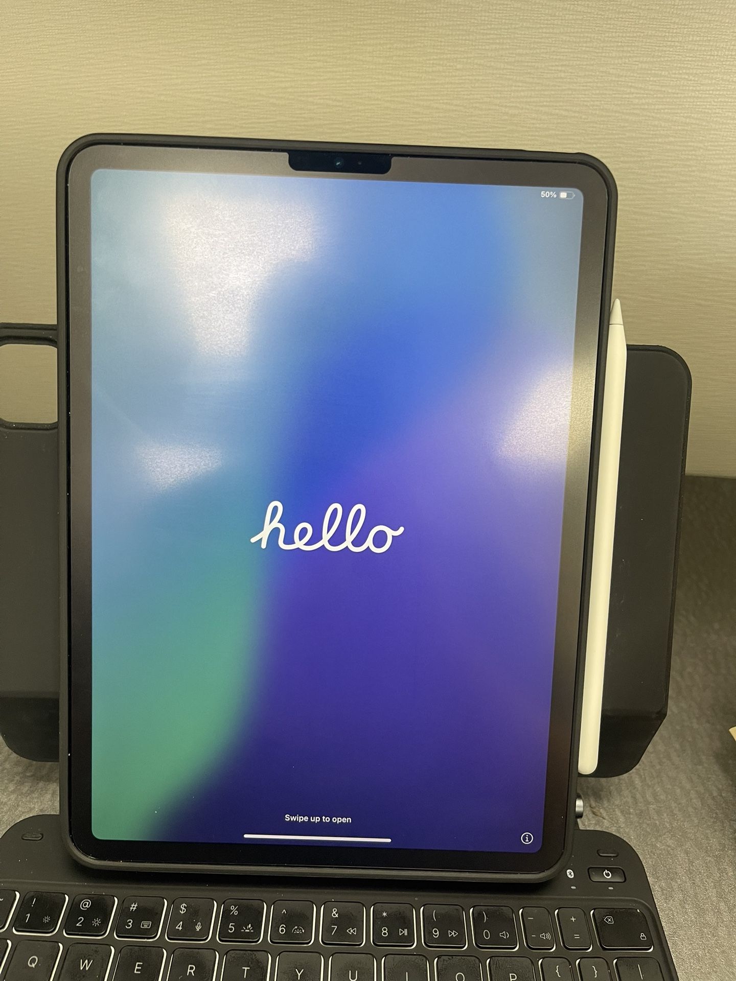 11” iPad Pro 256gb M2 (Bundle)