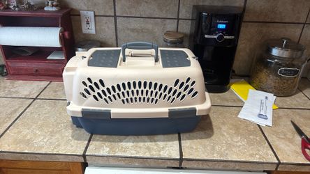 Pet mate Cat or Small Dog Carrier