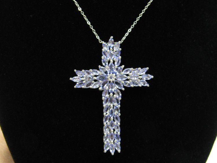 Vintage 20 Inch 925 Sterling Silver Stunning Natural Tanzanite Cross Pendant Necklace

