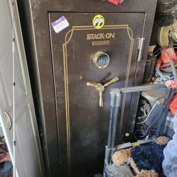 Stack-on safe