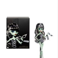 Monster High Skullector Frankie Stein x Barbie doll