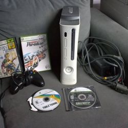 Xbox 360 Console and controller, 4 Games complete bundle tested
