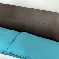 Full Size Two Drawer Storage Bed Plus 4 Sets Lands End Sheet Plus One Snoopy Sheets Plus $2500 Serta Xtra Firm Mattress 