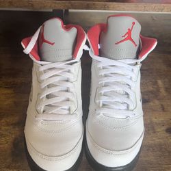 Jordan 5 Fire Reds 