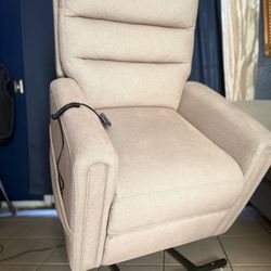 New Power Lift Recliner 