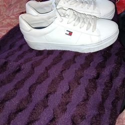 Tommy Hilfiger Size 9 Men's Tennis Shoes Brand New