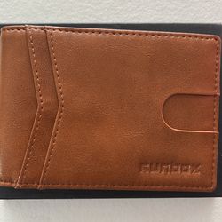 Runbox leather wallet