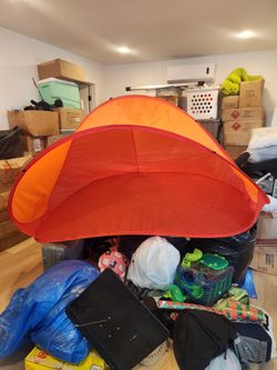 Pop-up Beach Tent $20