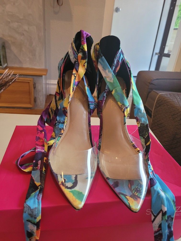 Size 9 Floral helena pumps **Pick Up As Well