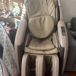 Maestro massage Chair