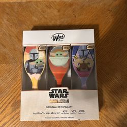 Wet Brush Original Detangler – Star Wars The Mandalorian Limited Edition (3-Pack) NEW