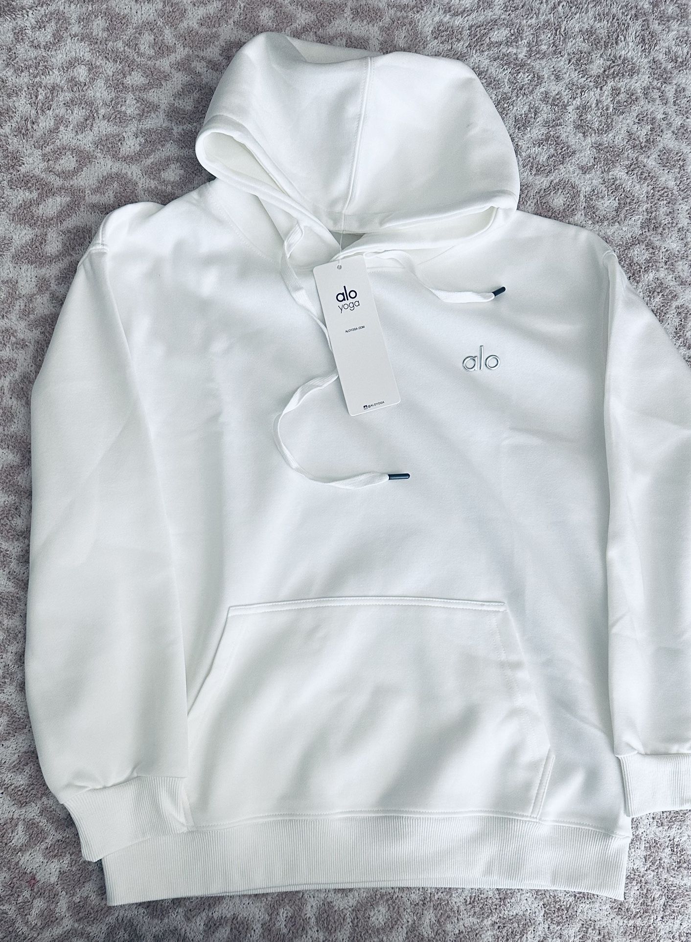 Alo Men’s White **READ DESCRIPTION**