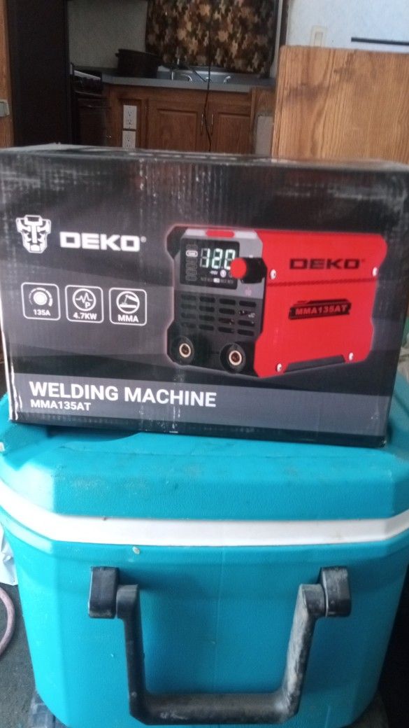 New In Box Deko MMA Welding Machine