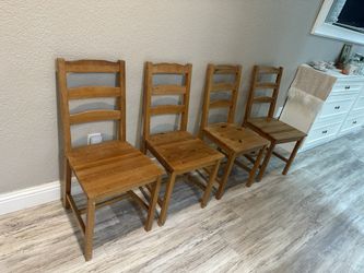 4 Simple Cute Chairs