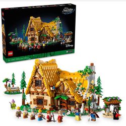 LEGO Snow White and the Seven Dwarfs'