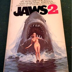 Jaws 2 Paperback Book By Hank Searls Bantam Books 1st Ed 1970s