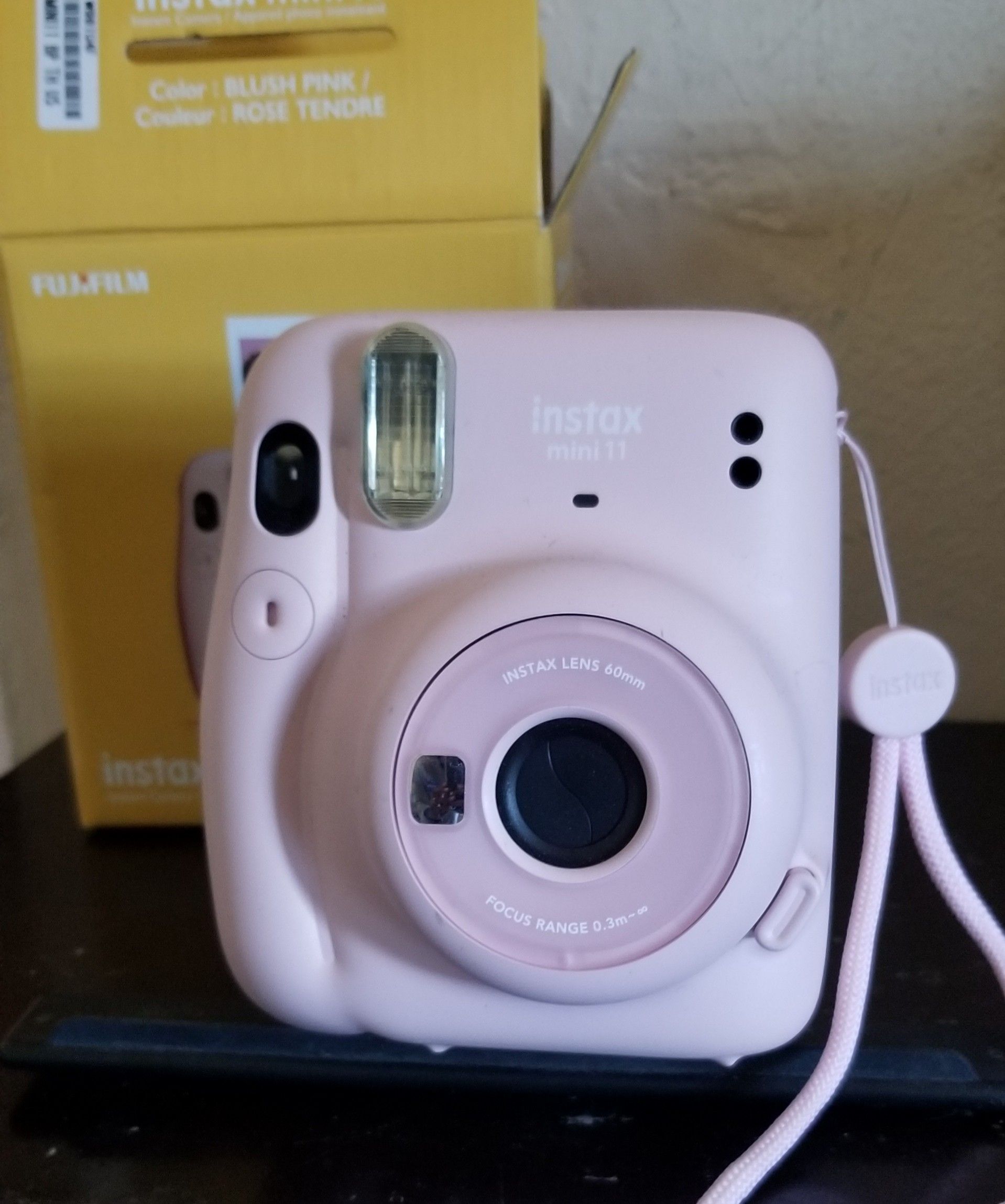 Instax mini 11 camera