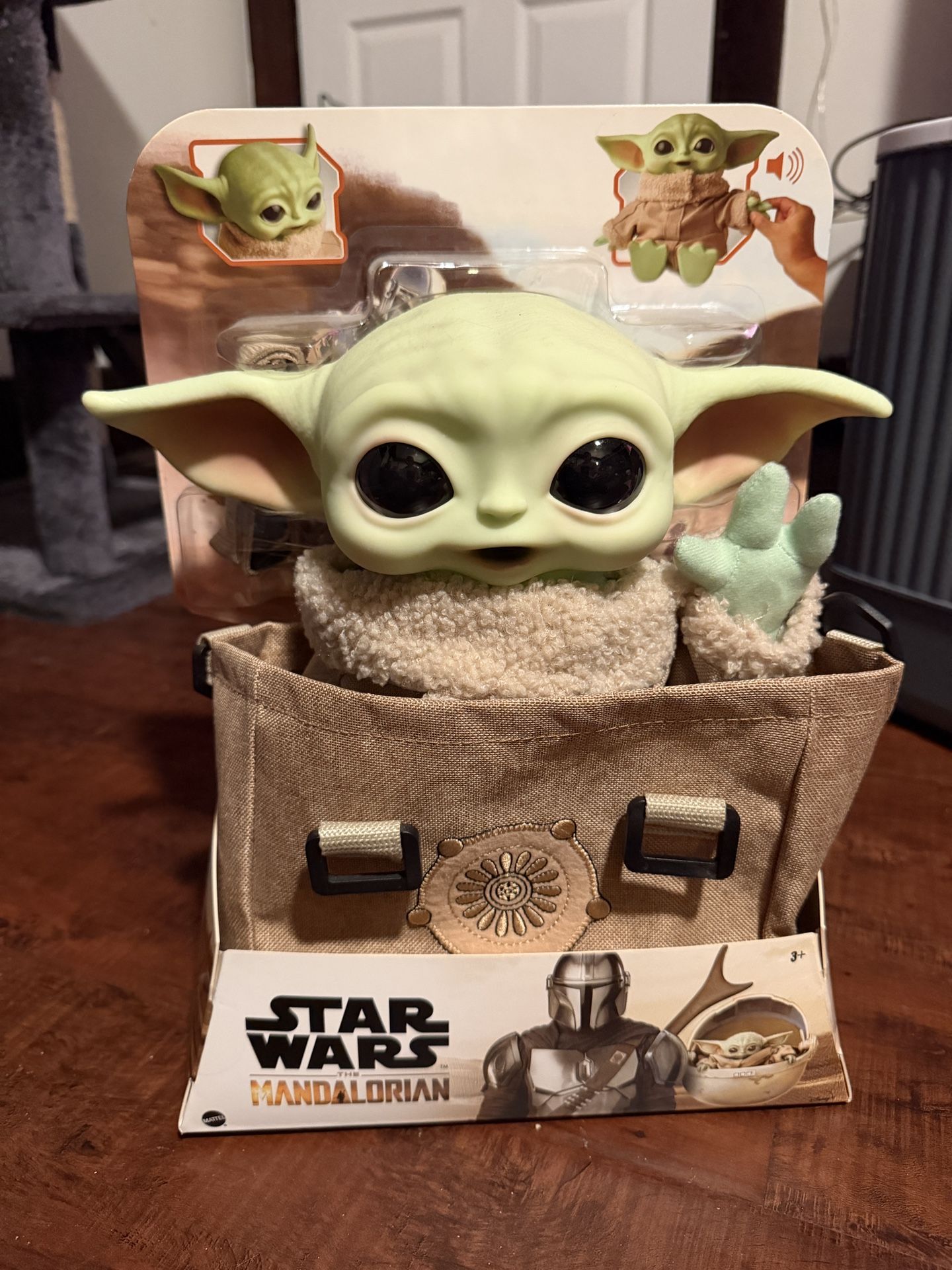 Star Wars Mandalorian ‘The Child’ Premium Plush Bundle