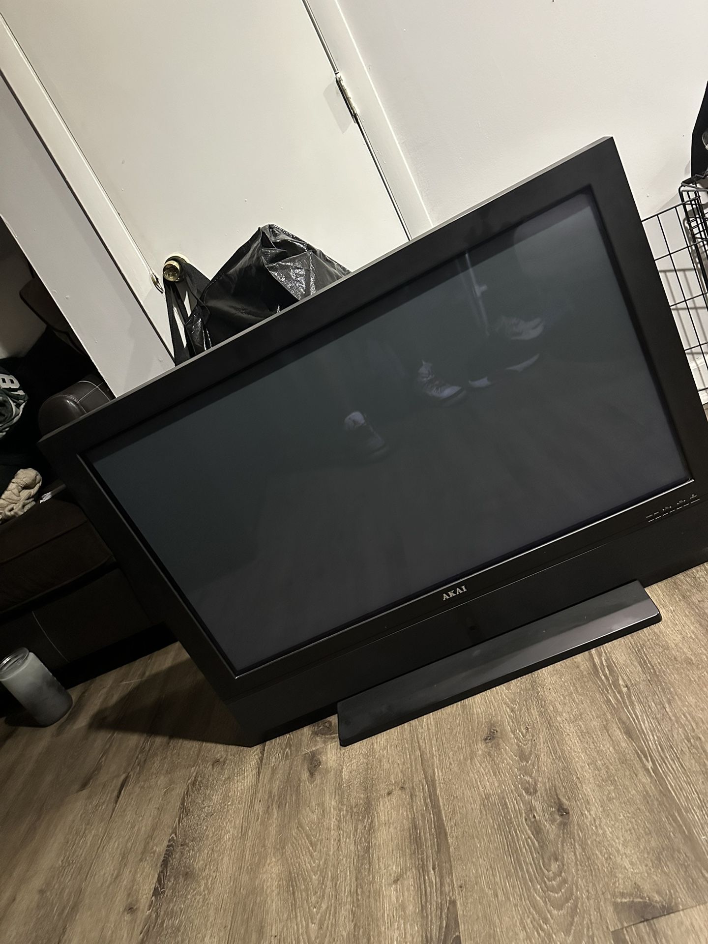 42 Inch AKAI TV Flat Screen No Remote